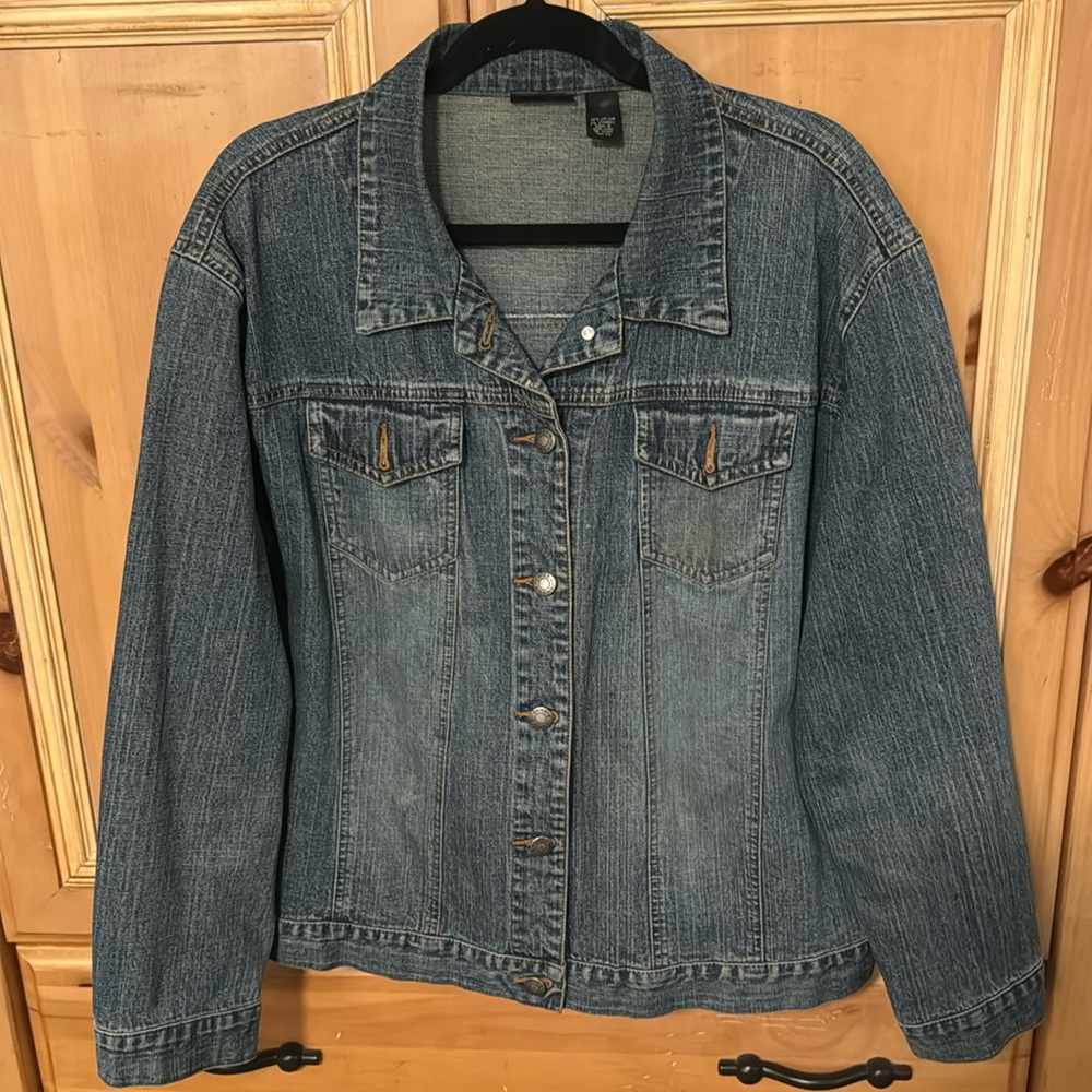 Chico’s Denim Jacket. Size 3 (fits 14-18, fits sized 12 woman oversized)